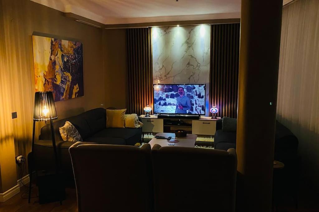 דירות איסטמבול Sisli Osmanbey Taksim Large Terrace, Quietness And Space מראה חיצוני תמונה
