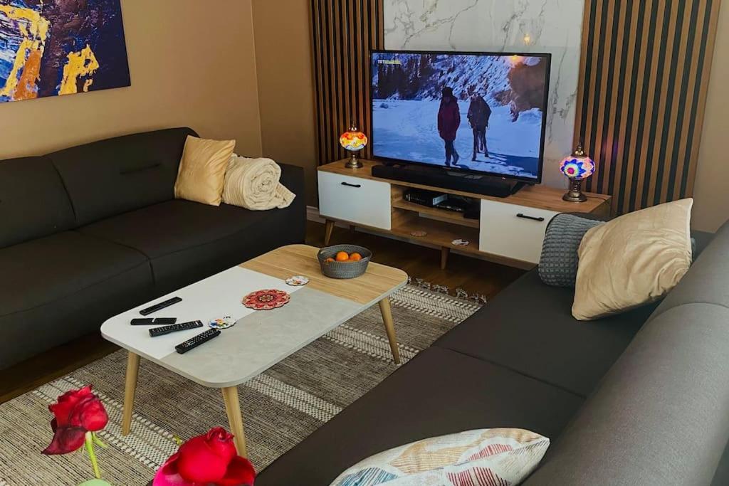 דירות איסטמבול Sisli Osmanbey Taksim Large Terrace, Quietness And Space מראה חיצוני תמונה
